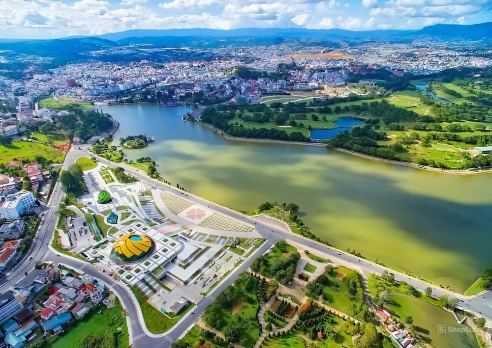 thuê xe Đà Lạt đi Sài Gòn có tài xế